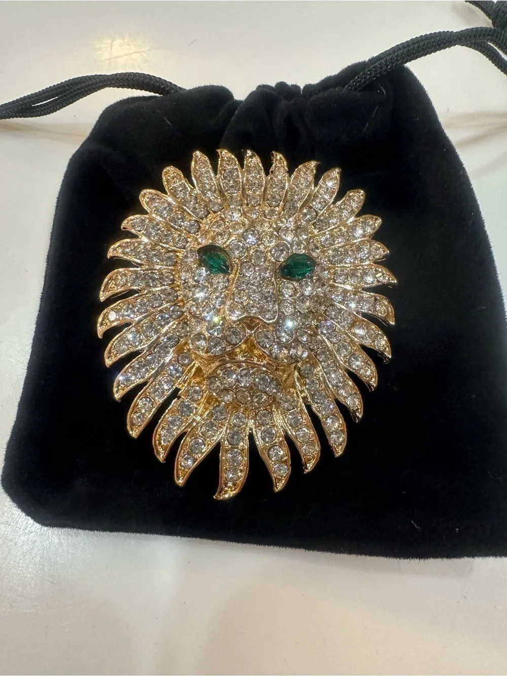 Gold Tone Rhinestone Lion Head Brooch Emerald Green Eyes 2.25